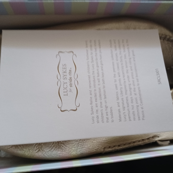 Stride Rite, 1M, Gold Slip on shoes, hard to find - Picture 5 of 7